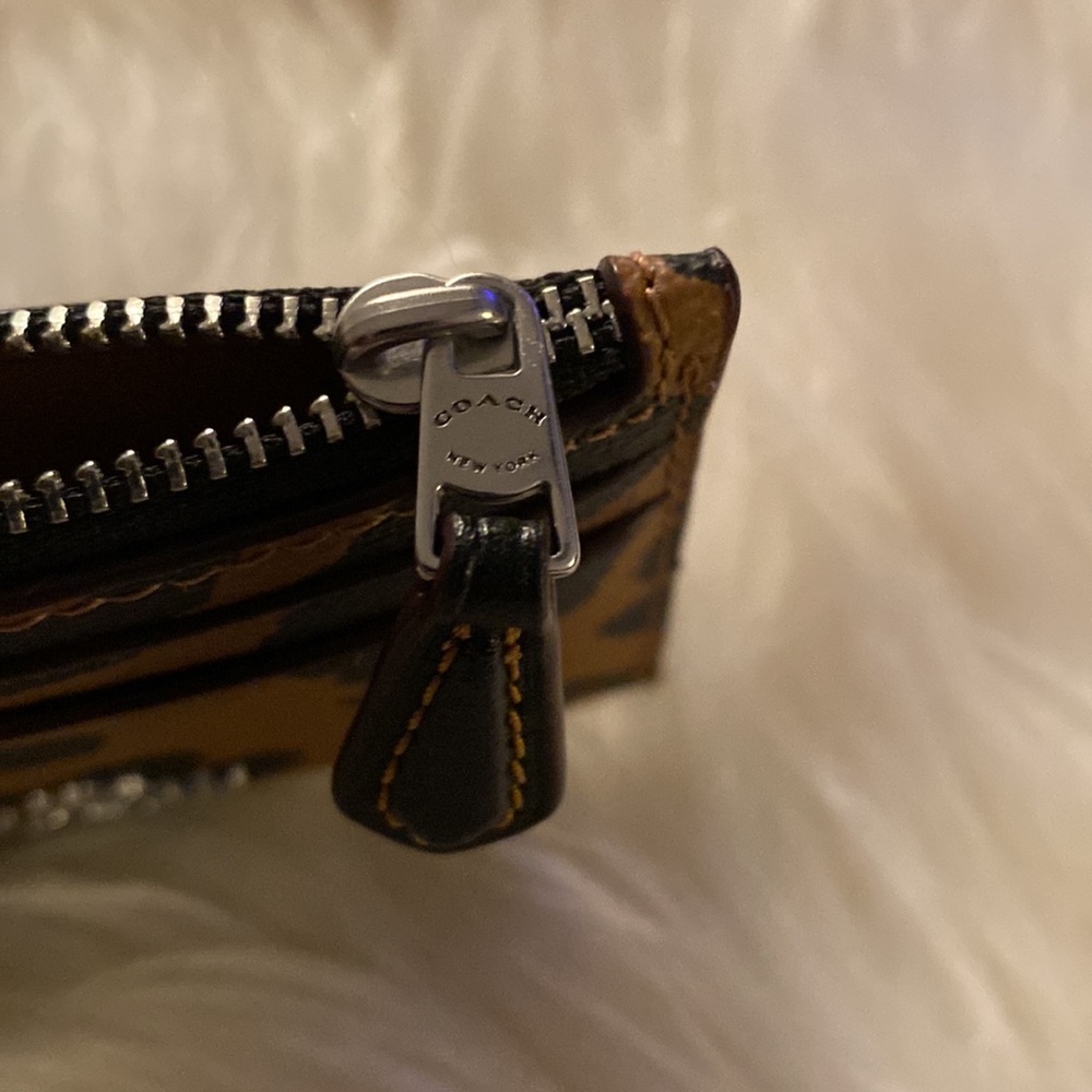 Coach Mini Skinny Card Case in Leopard Print - Picture 4 of 7